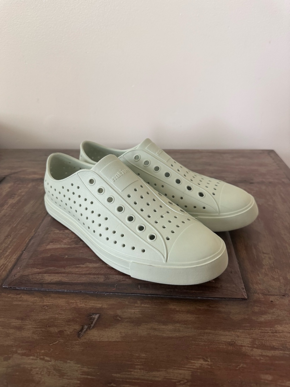 Native Jefferson mint green lightweight rubber slip on shoes unisex women’s 10
